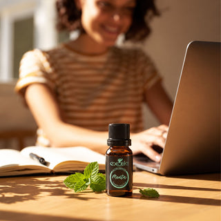 Aceite esencial de Menta 11 ml en el escritorio mientras trabajas | Exotik Nat