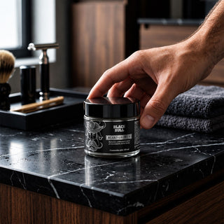 Bálsamo Crecimiento de la Barba 100ml en el lavamanos de una barbería | Black Bull